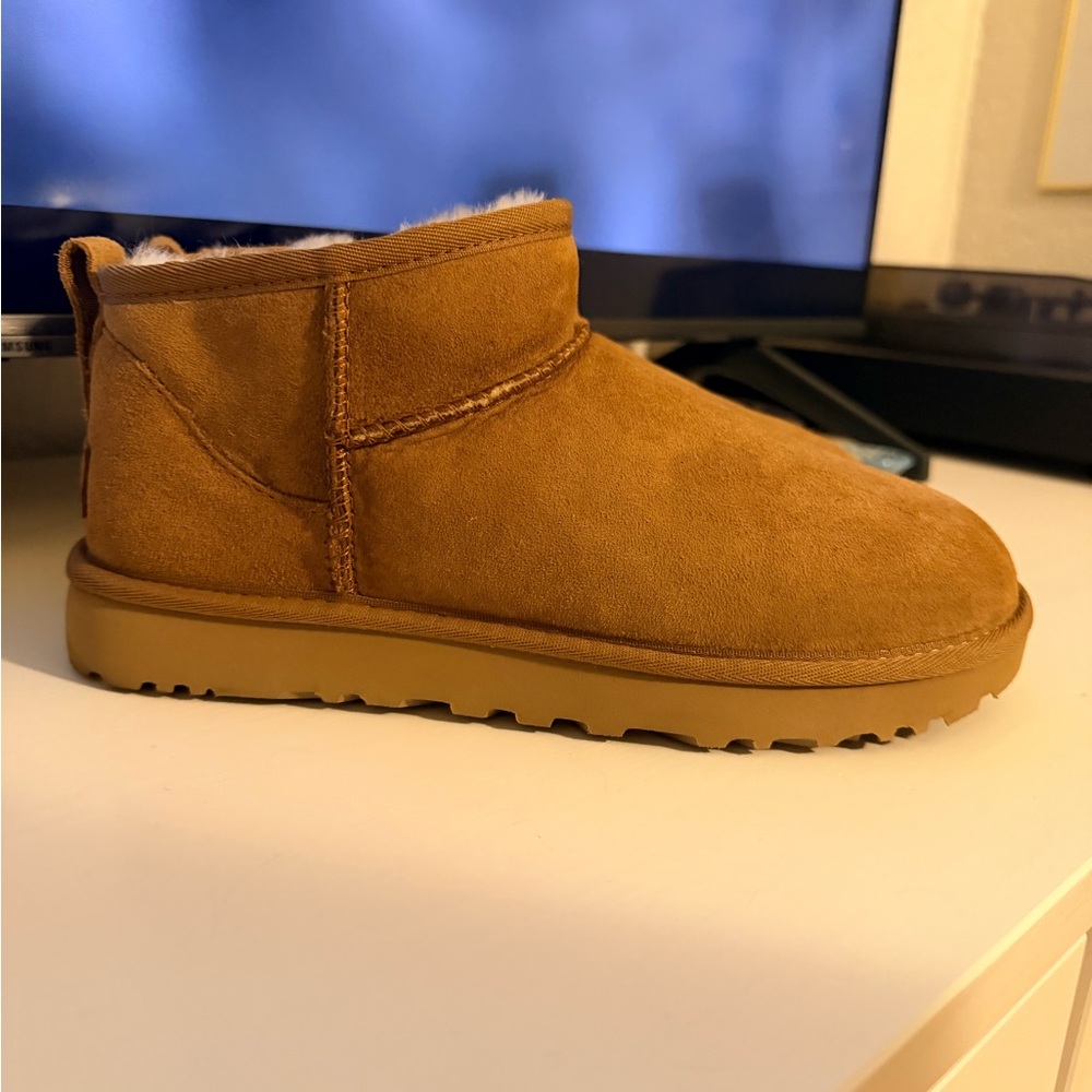 Brand new UGG Brown Ankle Boots size 7